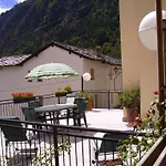 Bellevue Aparthotel 4*